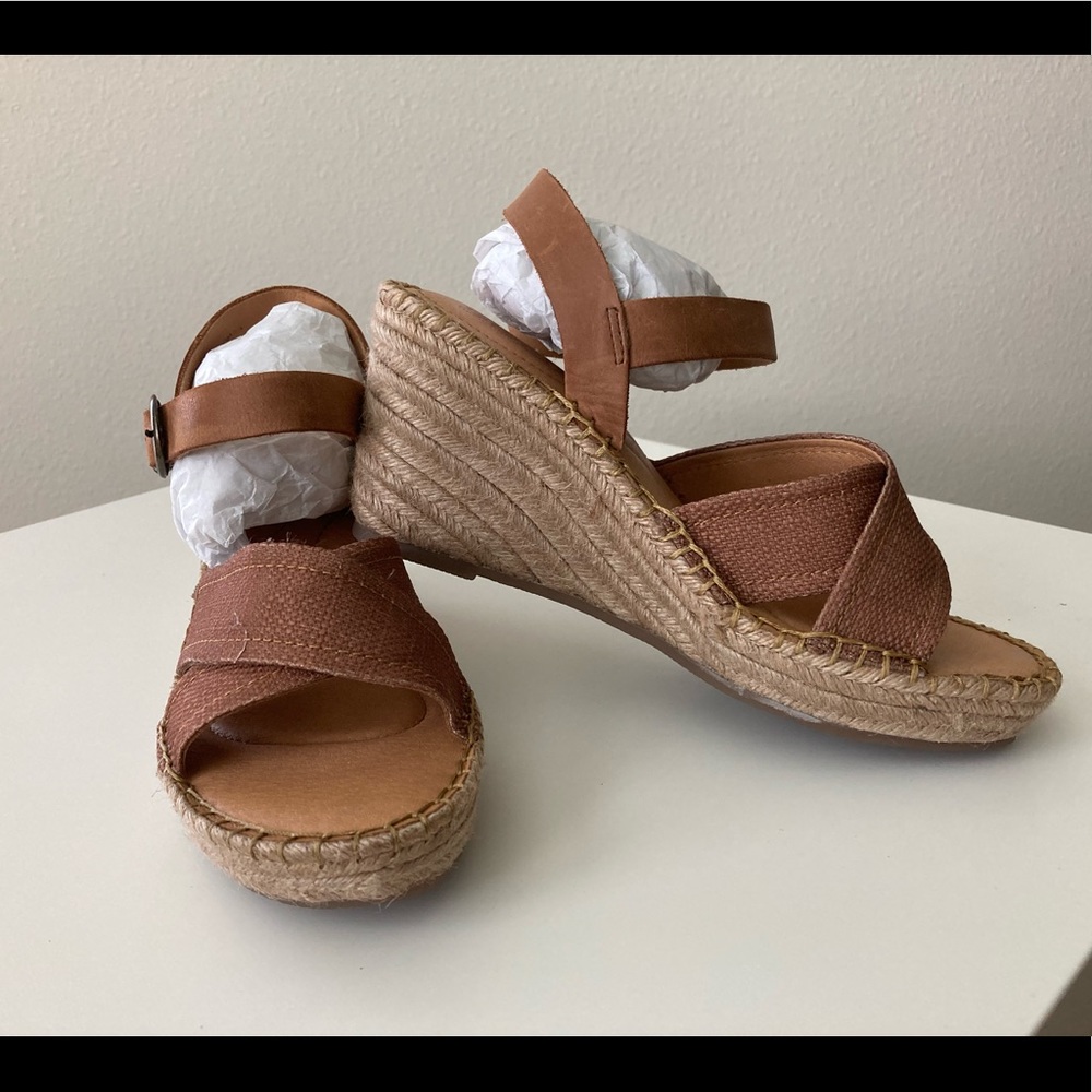 Born women’s Espadrilles wedge sandals.